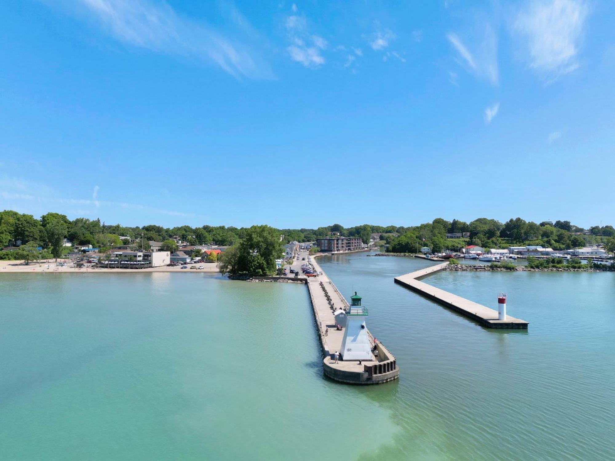 Luxe Lodges On Lake Erie Port Dover Exterior foto
